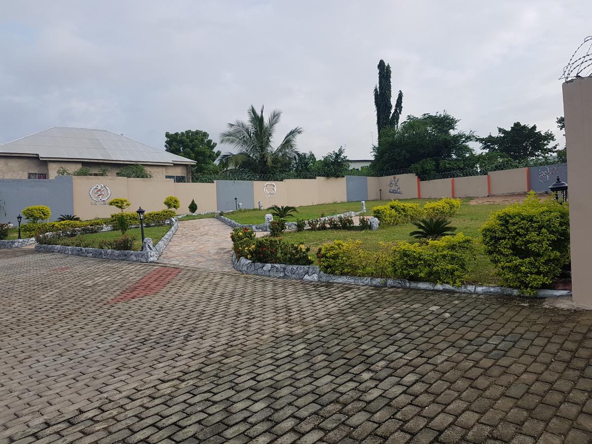 Total Praise Guest House Swedru Exterior photo