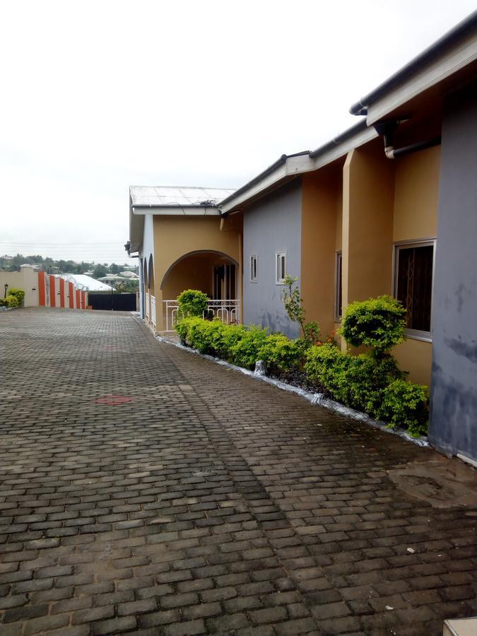 Total Praise Guest House Swedru Exterior photo